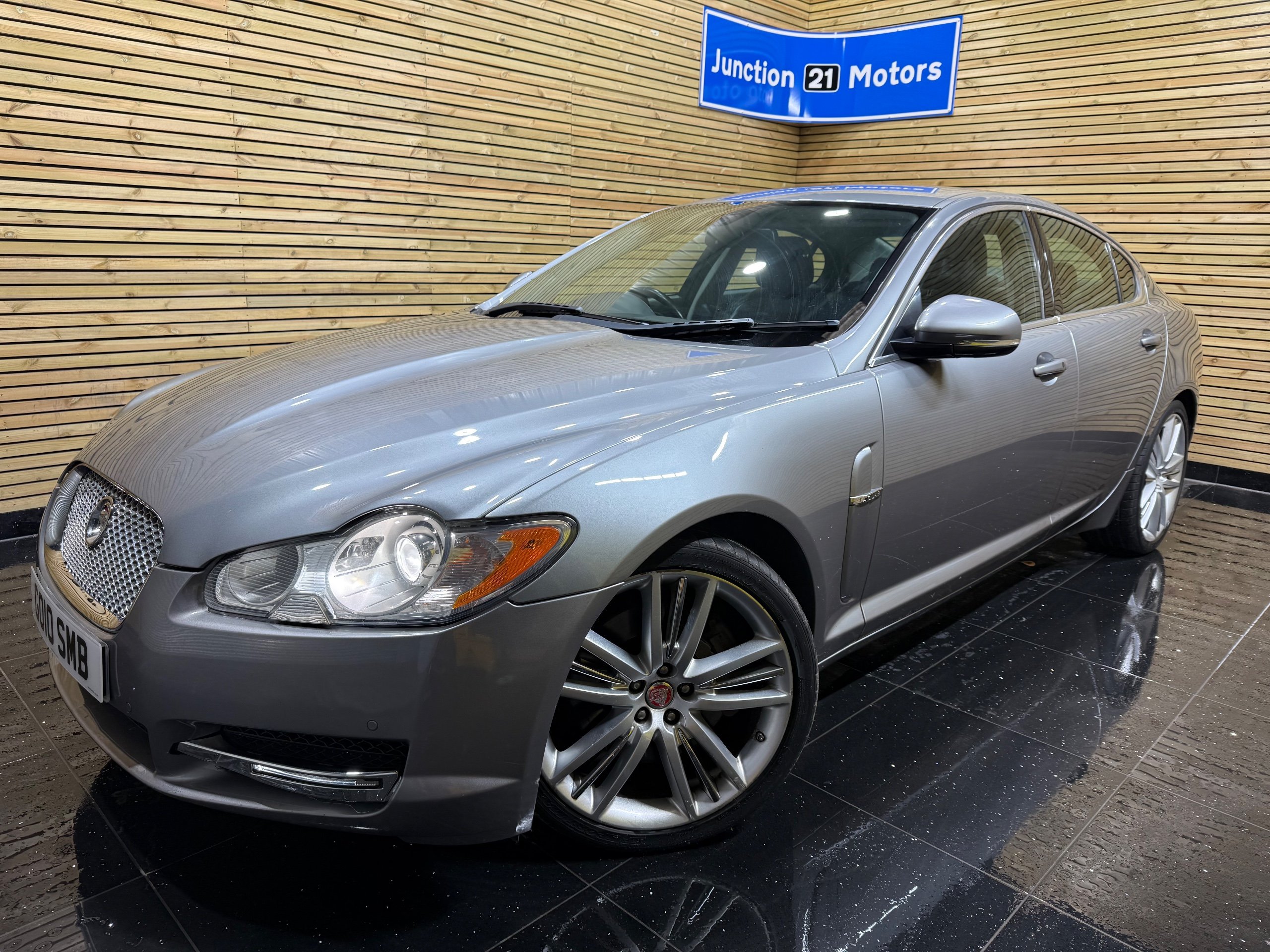2010 Jaguar XF